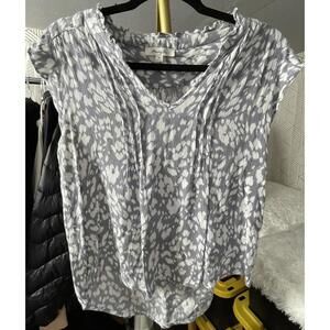 Monday Fun Summer Flutter Sleeve Top Gray/White Sz Med